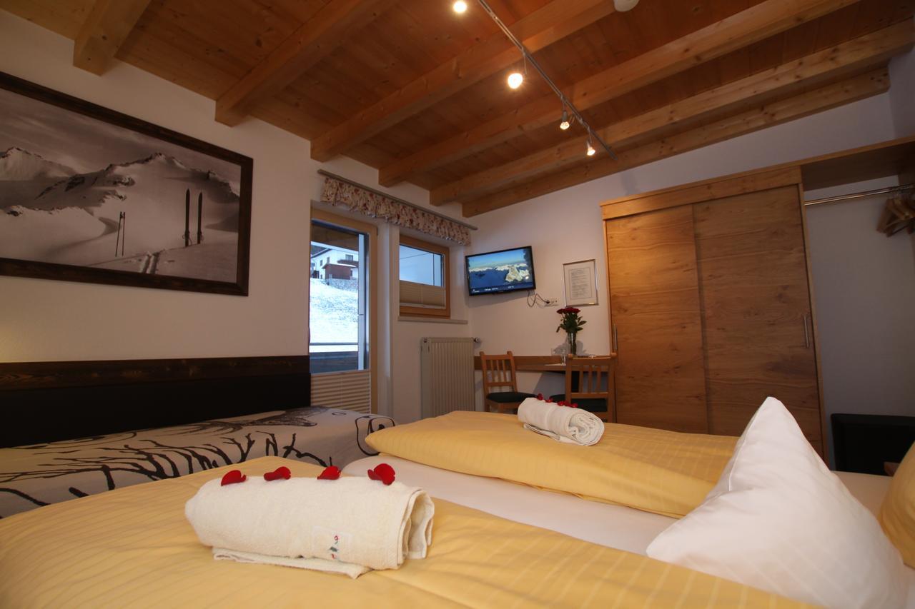 Gaestehaus Alpina Sankt Anton am Arlberg Exterior photo