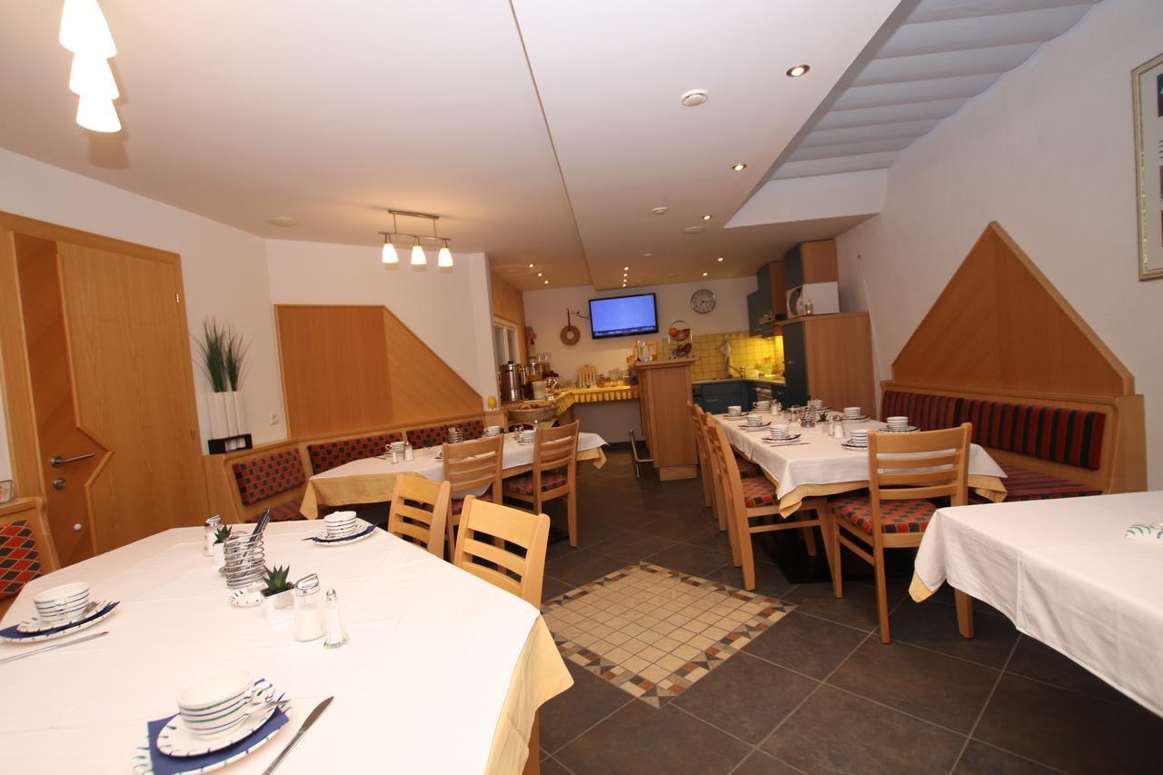 Gaestehaus Alpina Sankt Anton am Arlberg Exterior photo